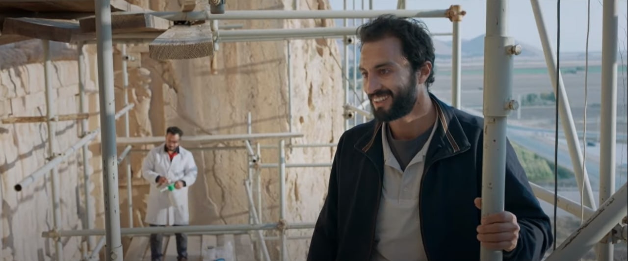 ارتفاعِ پَست، تحلیل جامعه‌شناختی فیلم قهرمان