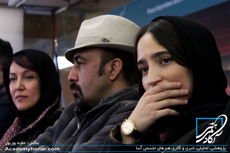 نشست بی خود و بی جهت