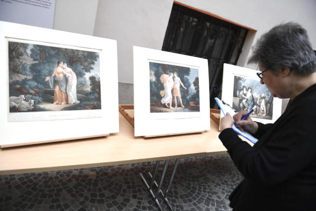 آثار هنری غارت شده